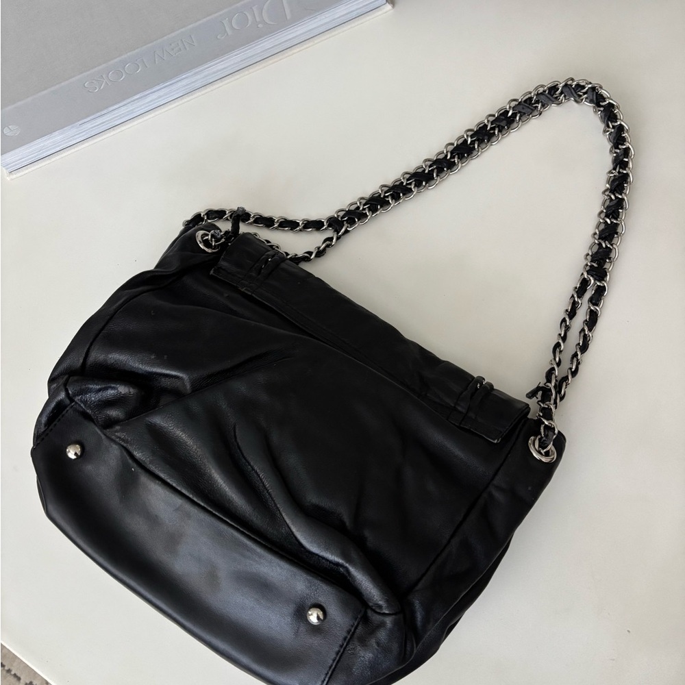 Vintage Black Quilted Shoulder Bag with Chain Trim - Picture 2 of 10